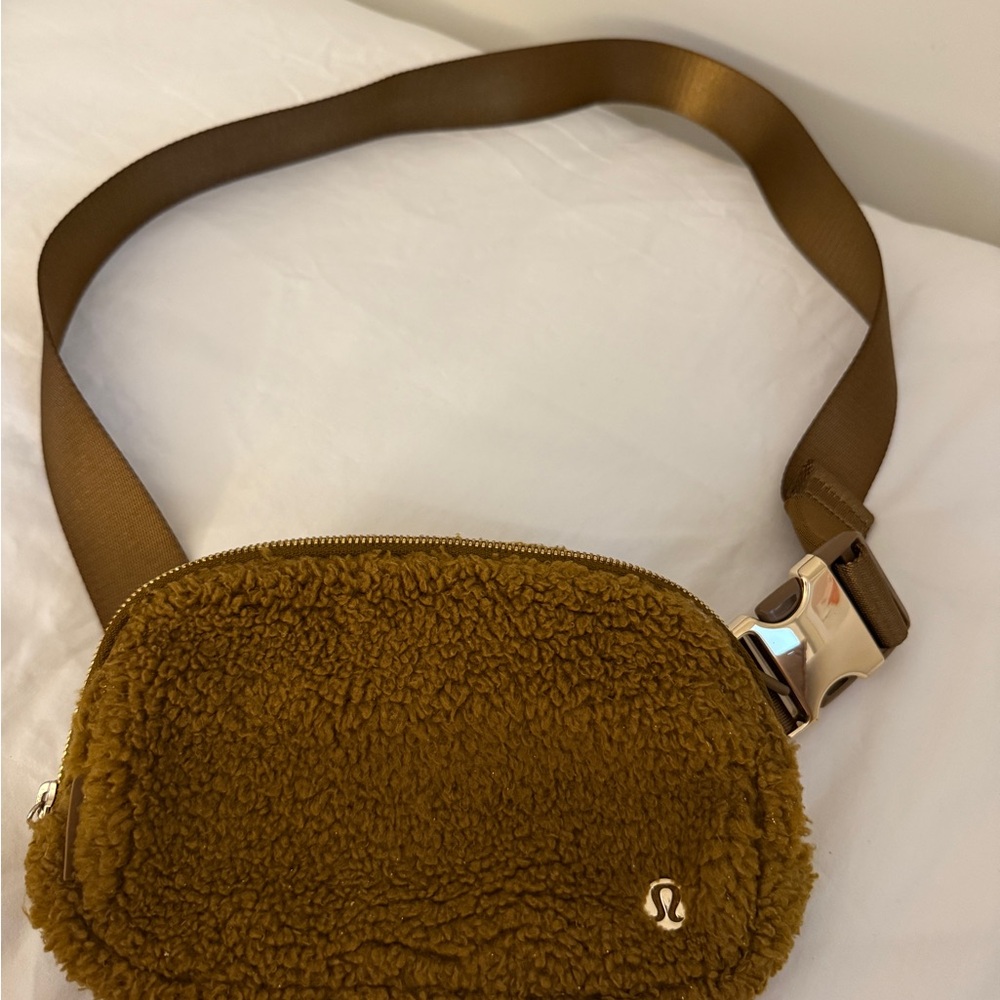 lululemon athletica - SHERPA BELT BAG